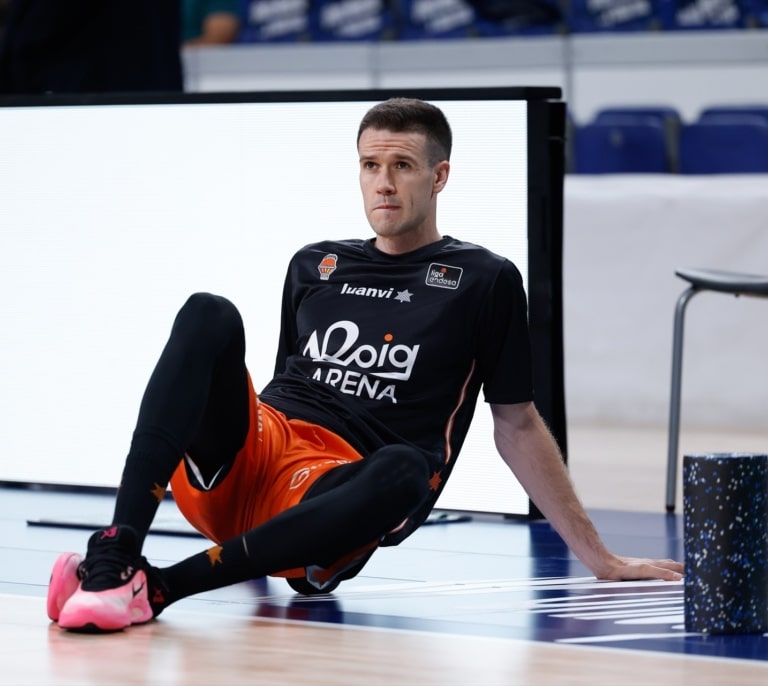 Xabi López-Arostegui renueva por dos temporadas enteras con Valencia Basket