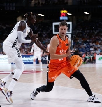 Stefan Jovic finaliza su etapa en Valencia Basket con un destacado legado