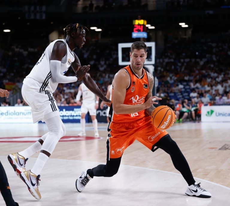 Stefan Jovic finaliza su etapa en Valencia Basket con un destacado legado