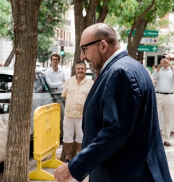 Koldo asegura a su entorno que guarda más grabaciones "en un zulo [...]