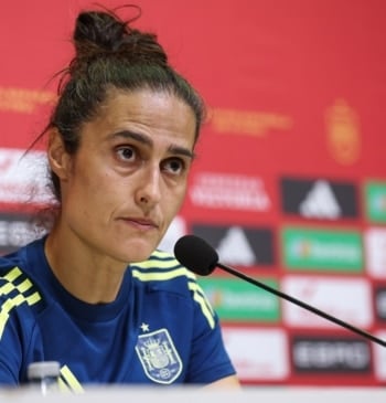 Montse Tomé, entrenadora de la selección española: "Tenemos defensas de mucho nivel, [...]