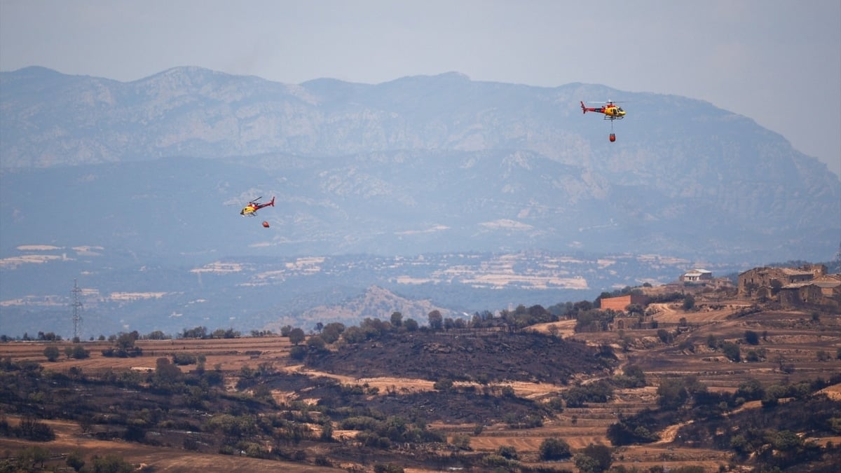 Bombers prevén controlar en 2 horas el incendio de Torrefeta i Florejacs (Lleida)