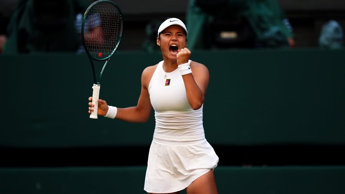 Emma Raducanu avanza con autoridad tras vencer a Marketa Vondrousova en Wimbledon