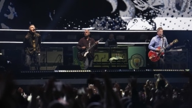 Los hermanos Gallagher se reencuentran en Cardiff: Oasis hace historia (y con homenaje a Diogo Jota)