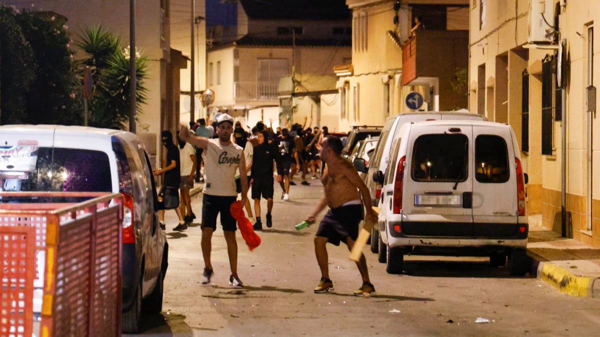 La izquierda culpa a Vox de incitar la violencia contra los inmigrantes