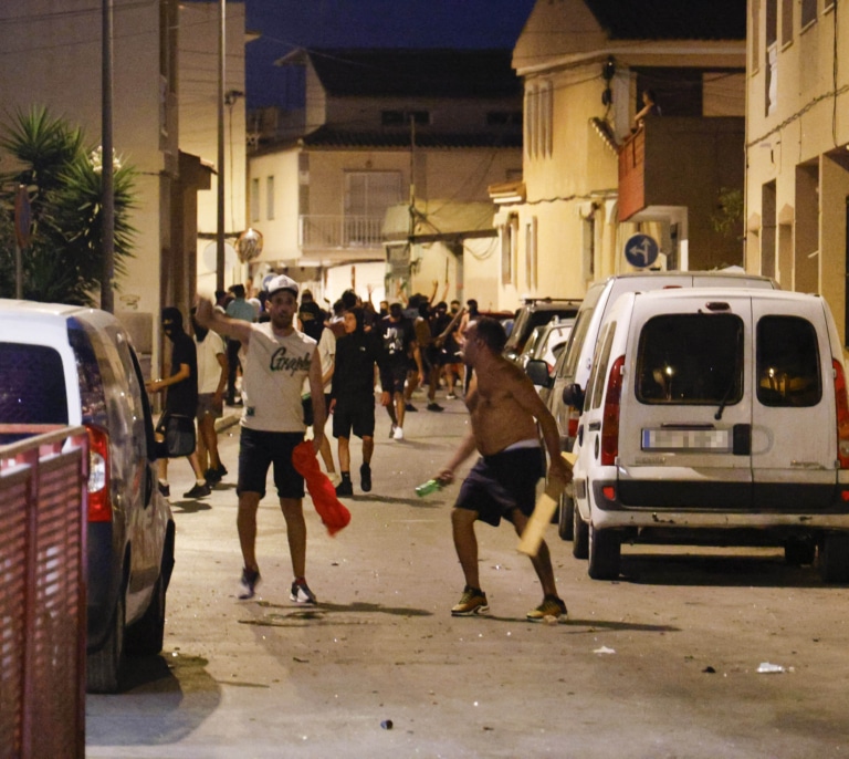 La izquierda culpa a Vox de incitar la violencia contra los inmigrantes