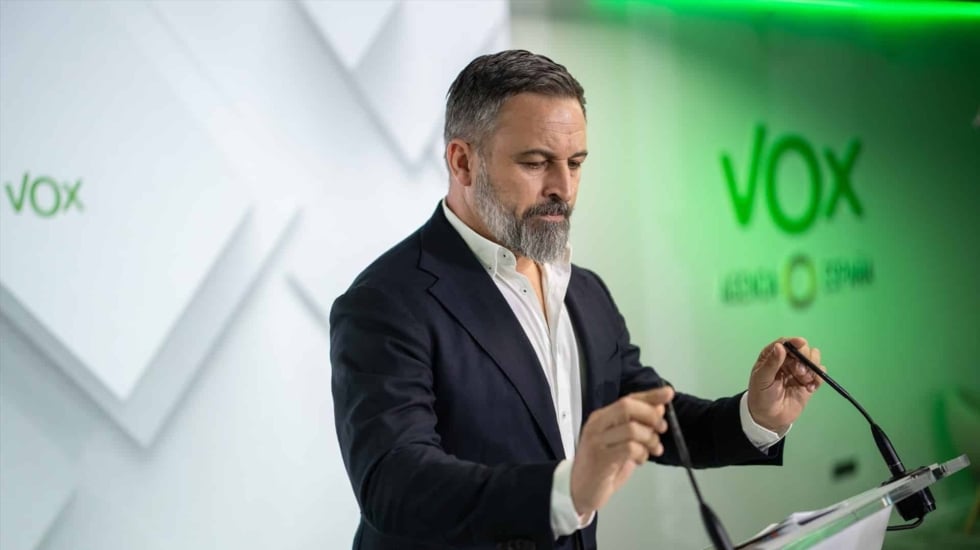 Vox consolida su giro 'lepenista' tras un año centrado en la inmigración y el choque con Sánchez y Feijóo