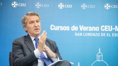 Feijóo pide respeto a  Abascal y le acusa de "vivir mejor contra Sánchez" en lugar de trabajar por la alternativa