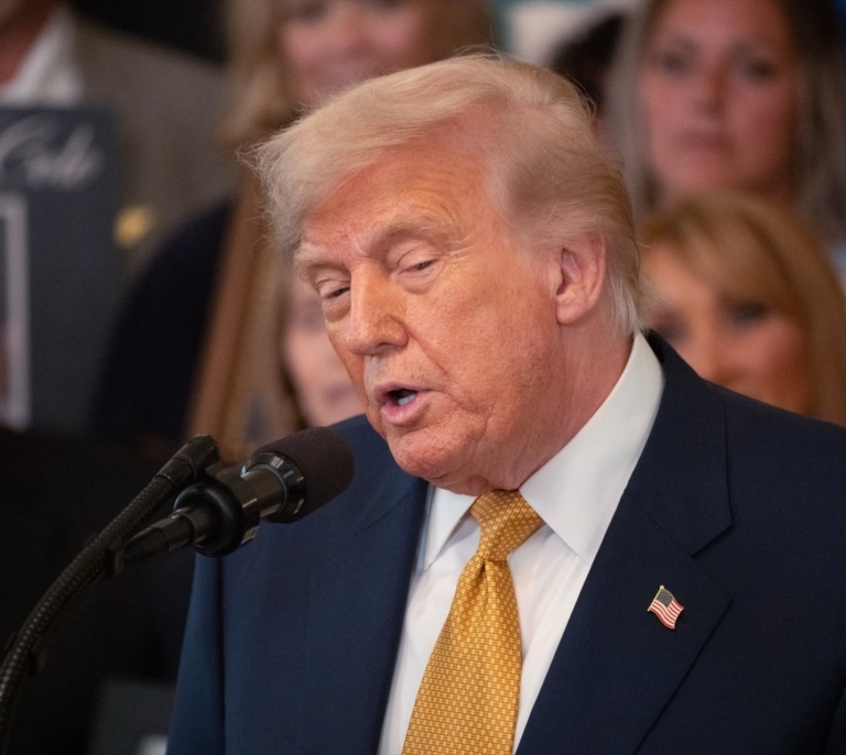 Trump está borrando las huellas del pasado que no le gusta