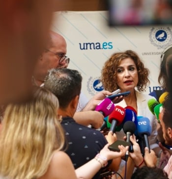 El 'caso Montoro' concede al PSOE una tregua inesperada de final de [...]