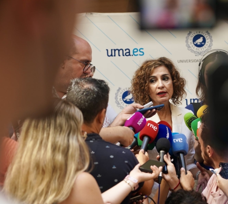 El 'caso Montoro' concede al PSOE una tregua inesperada de final de curso en plena 'tormenta Cerdán'