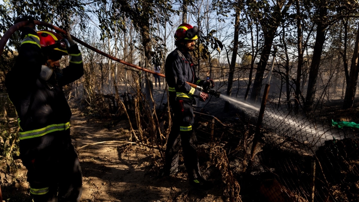 El fuego de Méntrida baja al Nivel 1, aunque el viento puede complicarlo de nuevo