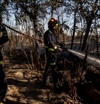 El fuego de Méntrida baja al Nivel 1, aunque el viento puede [...]