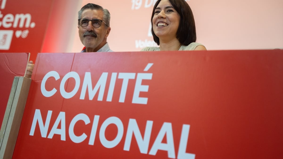 Morant dice que el PSOE no pide "títulos", sino "hojas de servicio", y defiende al excomisionado de la DANA