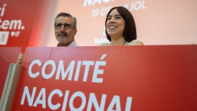 Morant dice que el PSOE no pide "títulos", sino "hojas de servicio", y defiende al excomisionado de la DANA