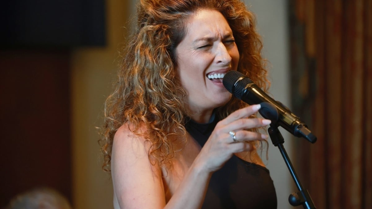 Estrella Morente rinde homenaje a Rocío Jurado en 'Estrella a estrellas': "Es mi obligación como mujer"