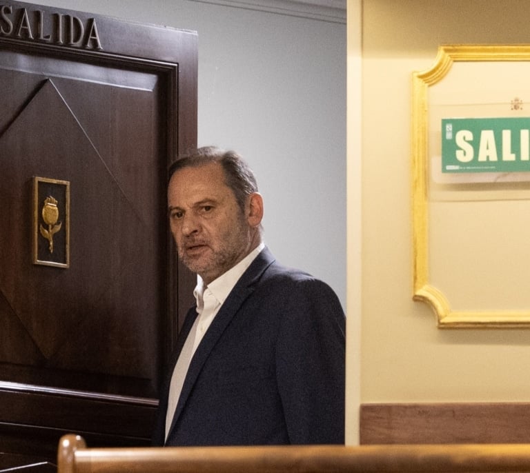 Ábalos reaparece en el Congreso: "Si no fuera inocente no estaría aquí"