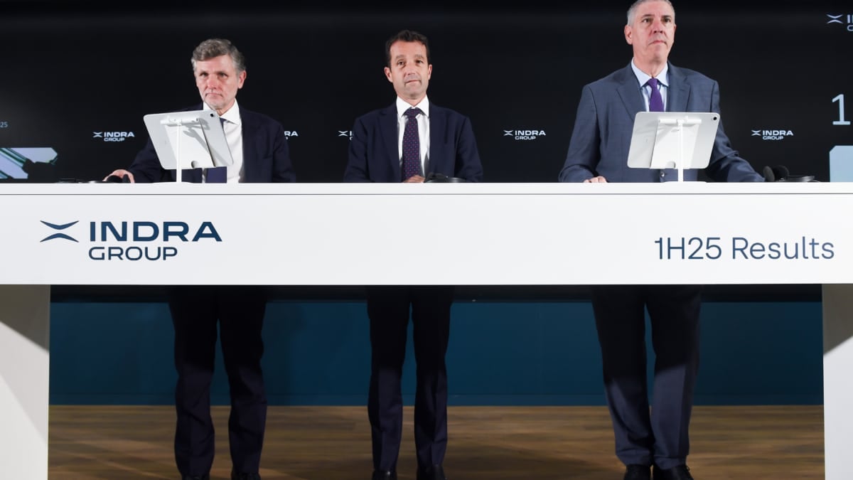 La maniobra de Indra con la empresa de los nuevos blindados del Ejército le hace ganar 77 millones extra