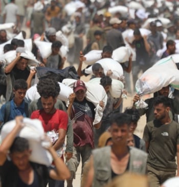 Primer día de ‘pausas humanitarias’ de Israel: solo 73 camiones de ayuda [...]