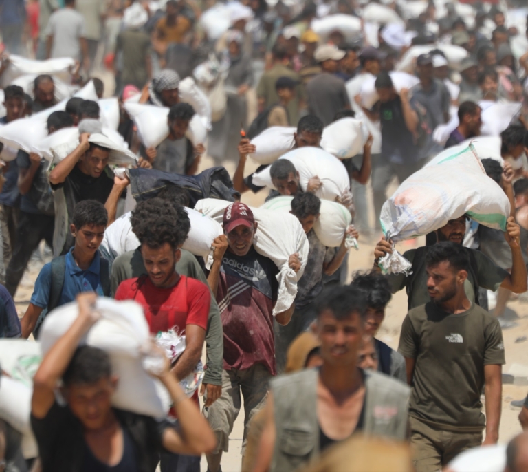 Primer día de ‘pausas humanitarias’ de Israel: solo 73 camiones de ayuda lograron entrar en Gaza