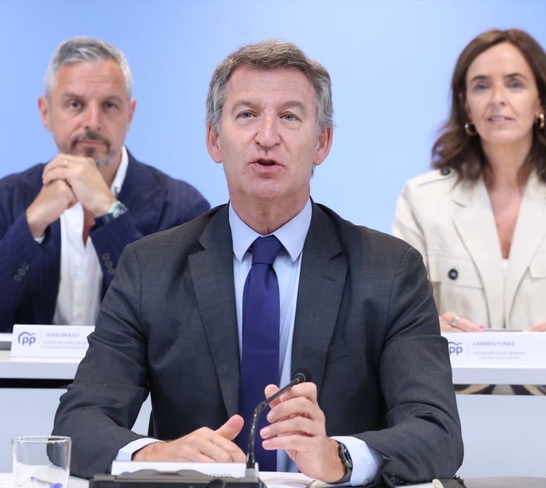 Feijóo advierte a Sánchez que, de llegar al Gobierno, "todo se sabrá y todo se limpiará"