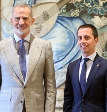 El Rey Felipe VI inaugura el verano en Mallorca con su primera [...]
