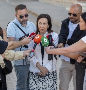 Robles se aleja del respaldo de Sánchez al fiscal general: "Dimitir es [...]