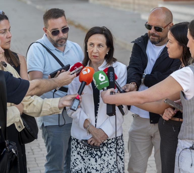 Robles se aleja del respaldo de Sánchez al fiscal general: "Dimitir es una decisión personal"