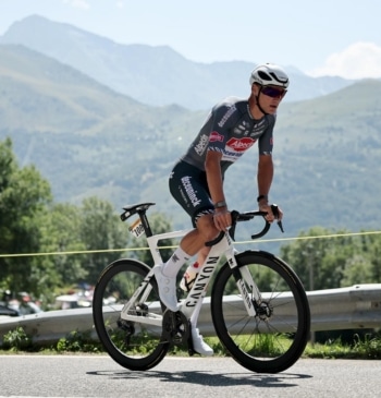 Mathieu Van der Poel abandona el Tour de Francia 2025 por neumonía [...]