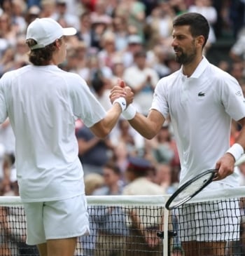 Novak Djokovic vence a Alex De Miñaur y presenta su candidatura a Wimbledon