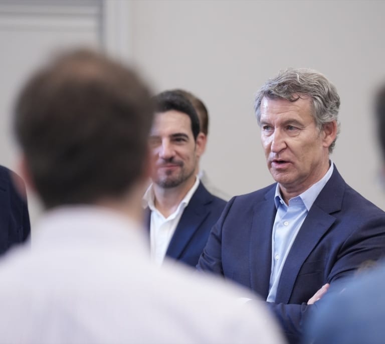 El PP asume un rol intermedio en inmigración frente a Vox y el Gobierno: "Dan respuestas simples a algo complejo"