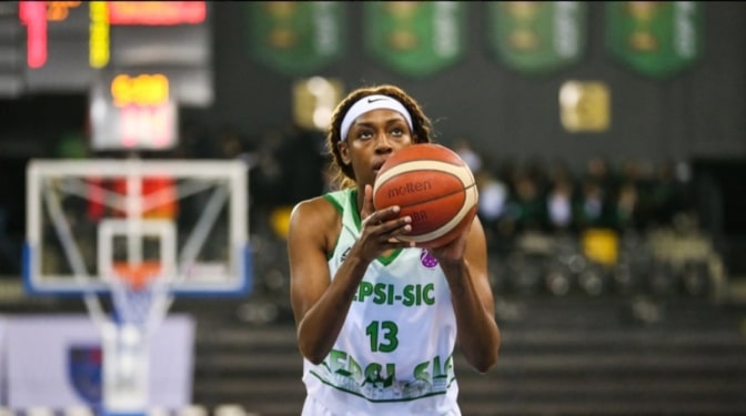 Khadijiah Cave potencia el juego interior del Perfumerías Avenida con su llegada