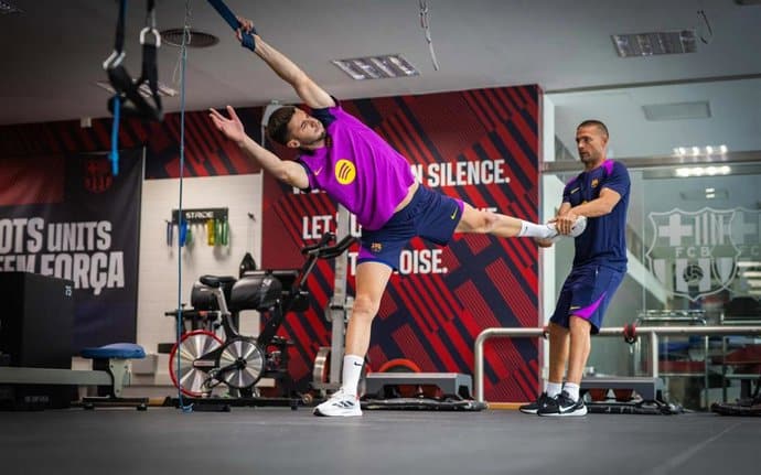 Joan Garcia acorta su descanso y ya entrena en la Ciutat Esportiva del Barça