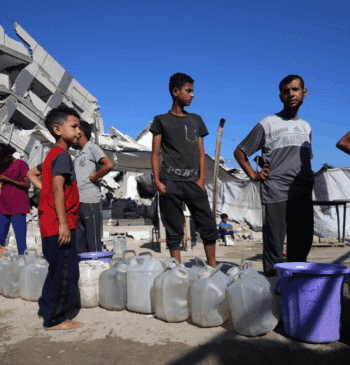 Israel mata a 32 civiles que esperaban ayuda humanitaria en Rafah