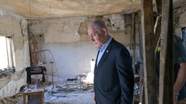 Netanyahu visita por primera vez uno de los kibutz más afectados 636 días después del ataque de Hamás