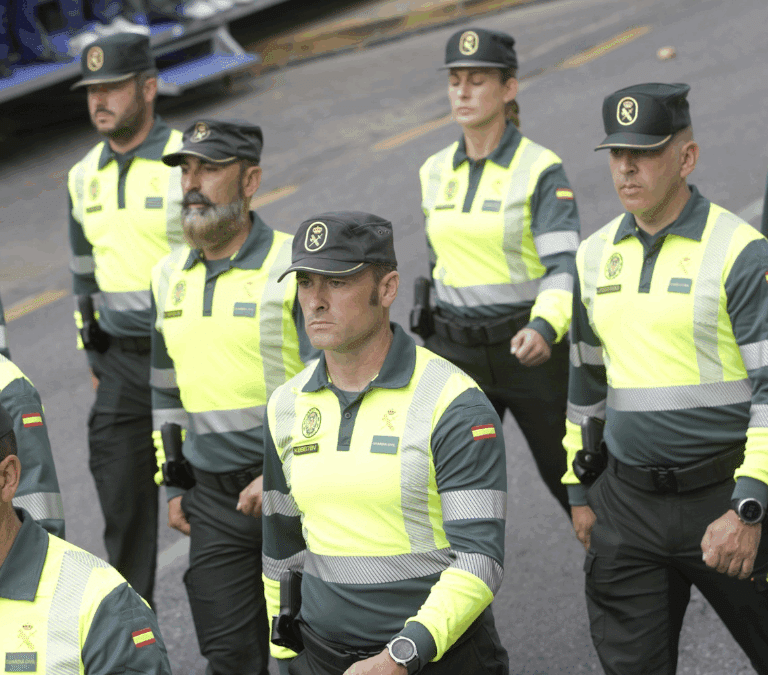 La justicia avala que una guardia civil sea creadora de contenidos en redes sociales