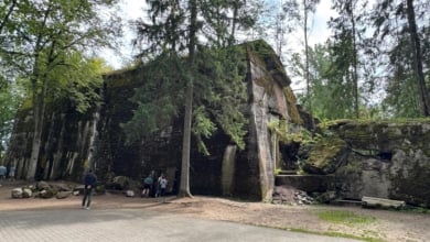 Viaje a la Guarida del Lobo, la 'capital' real del III Reich donde Hitler casi muere por una maleta bomba