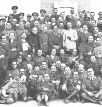 De Franco a Rojo, del Rif a Madrid: los militares 'mutantes' que [...]