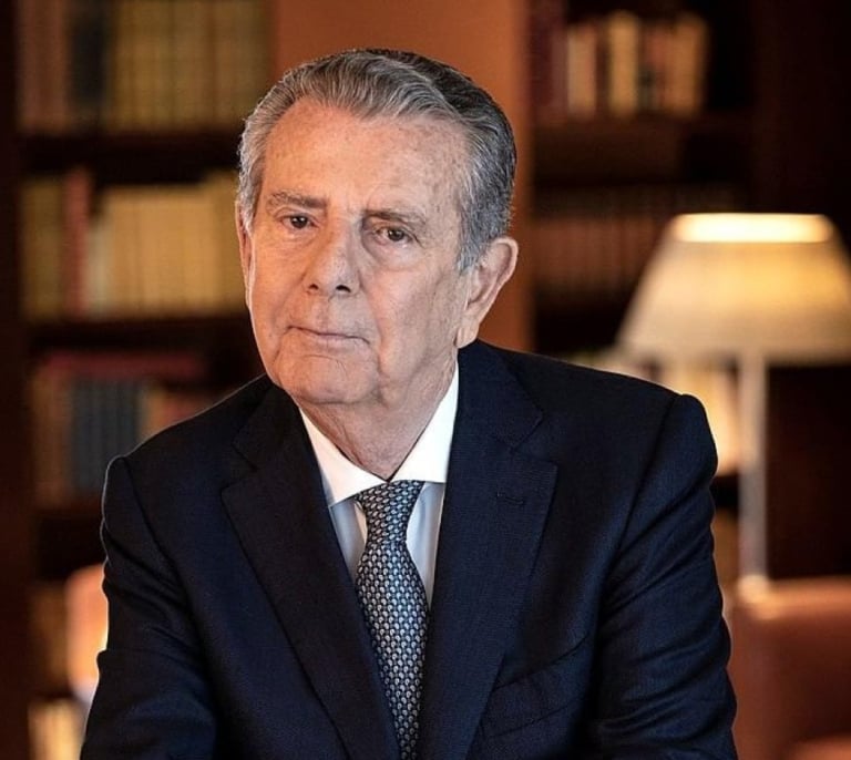 Javier Godó cede el testigo a su hijo Carlos