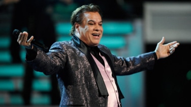 'Nunca había amado así': Juan Gabriel canta desde el más allá con IA y mariachis voladores