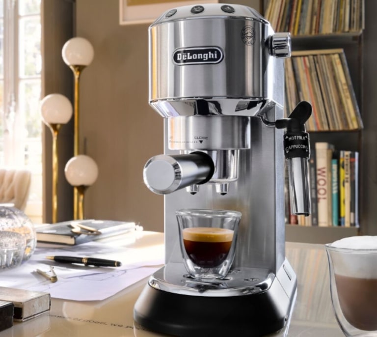 Los mejores baristas recomiendan esta cafetera De’Longhi compacta, rápida y rebajada por tiempo limitado