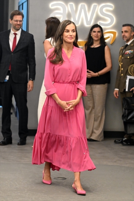 La reina Letizia llega a la reunión del Patronato de la Fundación FAD Juventud.