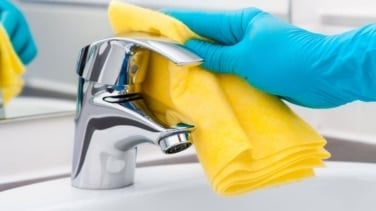 Adiós a la lejía: este es el mejor producto para desinfectar el baño