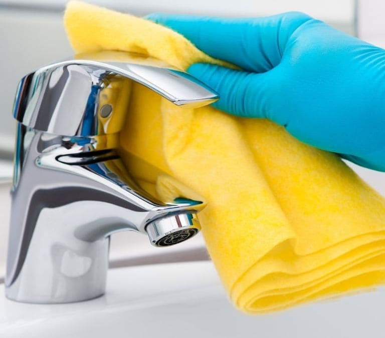 Adiós a la lejía: este es el mejor producto para desinfectar el baño