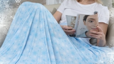 Duerme fresco sin aire ni ventilador: esta manta enfría al contacto, es ligera y ultrasuave