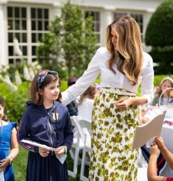 Melania, la vida al margen de Trump de la primera dama que [...]