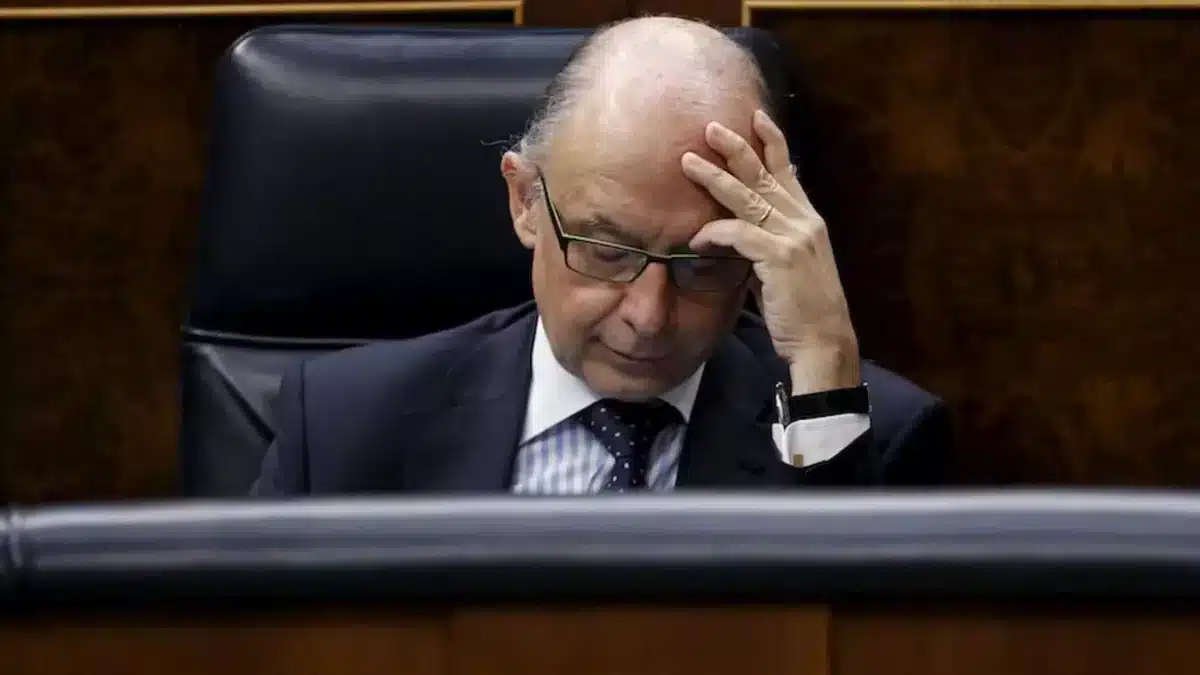 Montoro deja el carné del PP tras su imputación por favorecer a empresas gasísticas