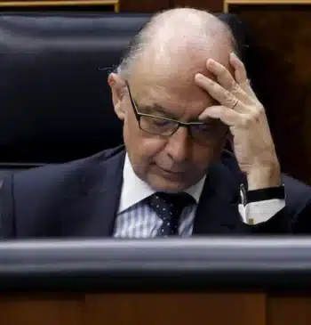 Montoro deja el carné del PP tras su imputación por favorecer a [...]