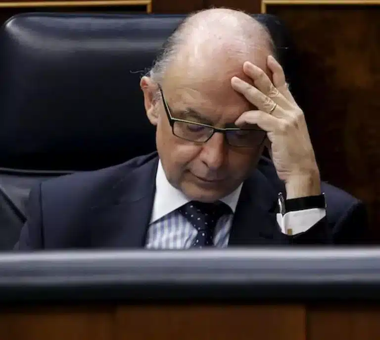Montoro deja el carné del PP tras su imputación por favorecer a empresas gasísticas