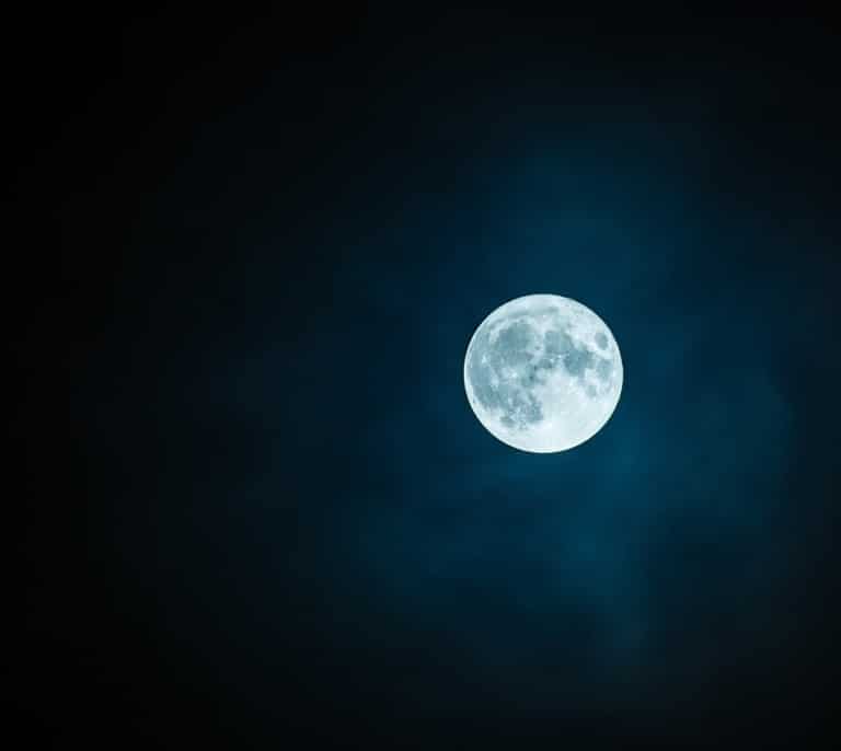 Cuándo y cómo ver la luna llena este mes de julio